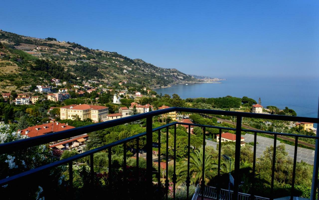 Agriturismo Un Mare Di Fiori Villa Ventimiglia Eksteriør billede