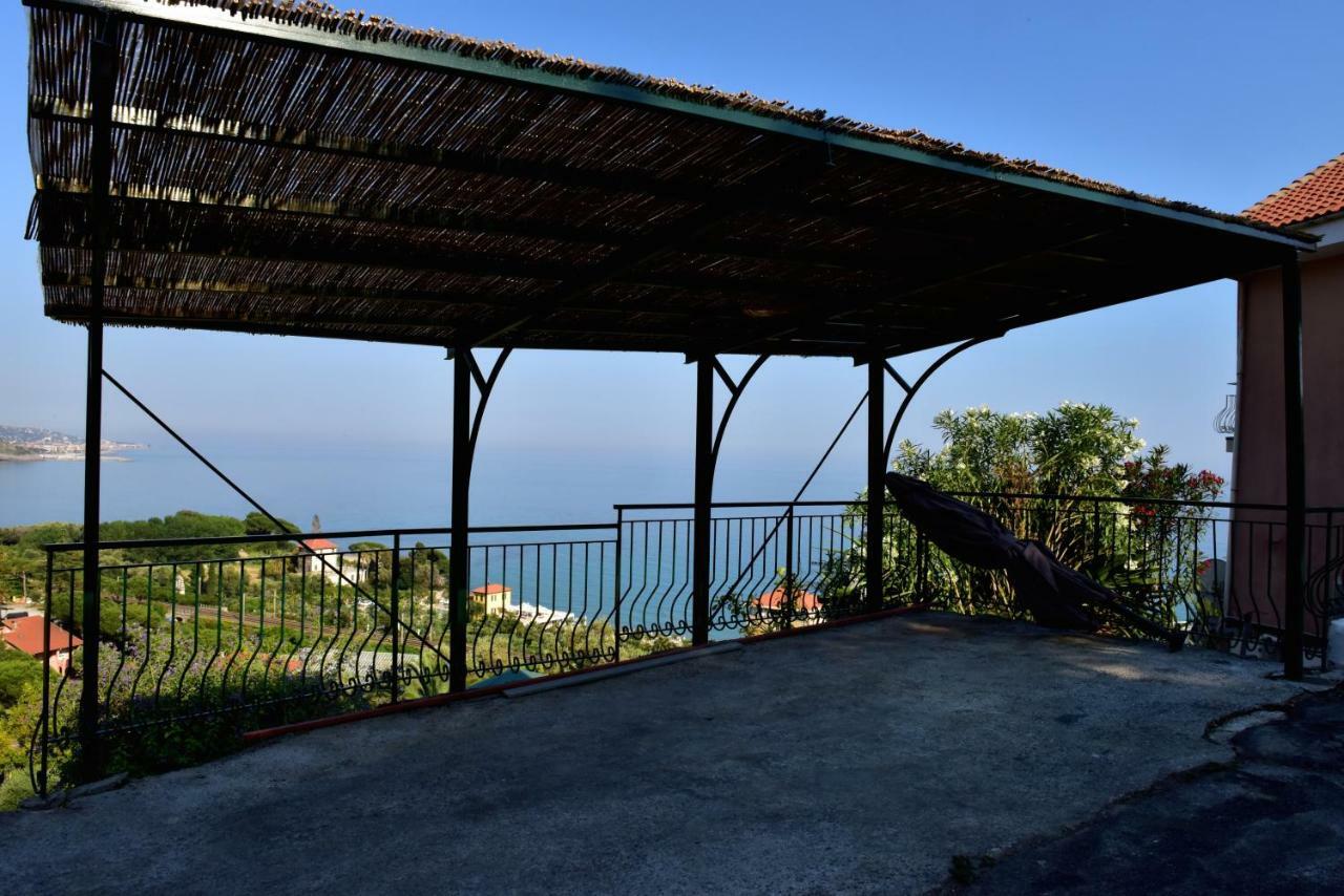 Agriturismo Un Mare Di Fiori Villa Ventimiglia Eksteriør billede